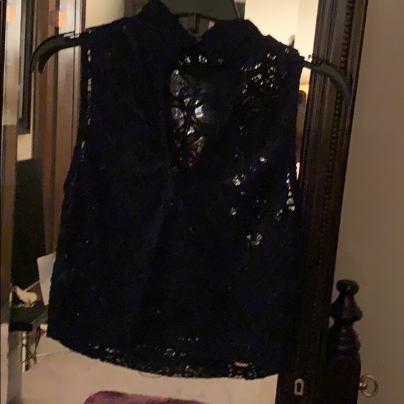 Crop top - Picture 2 of 3